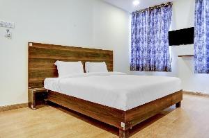 OYO Flagship 83265 Hotel R Square, Kondapur