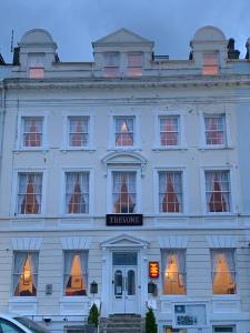 TREVONE, Llandudno, Llandudno