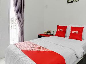 OYO 90730 Padekosan, Tulungagung