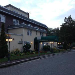 Hotels near Mulcahy's Pub and Concert Hall Wantagh - Jones Beach Hotel