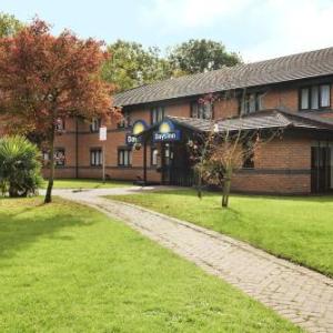 Days Inn by Wyndham Warwick North M40