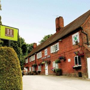 Hotels near The Pioneer Club St Albans - The King's Lodge Hotel