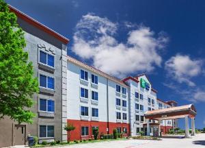 Holiday Inn Express Hotel & Suites Dallas Lewisville, Lewisville