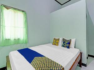 SPOT ON 90760 Homestay Al Madina Syariah, Jepara