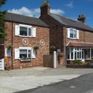 Hotels near Pocklington Arts Centre - Fifth Milestone Cottage