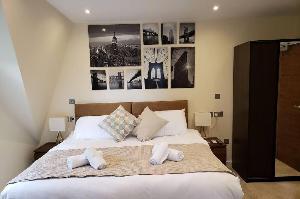 London Star Hotel, Ealing
