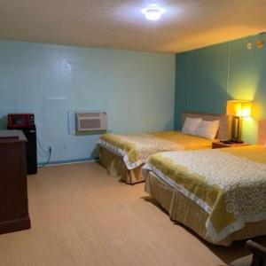 LAMPLIGHTER INN