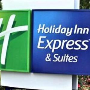 Holiday Inn Express & Suites - Detroit - Dearborn an IHG Hotel