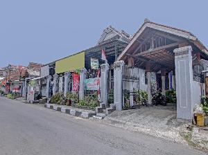 OYO 90543 An-nur Guest House Syariah, Kuningan