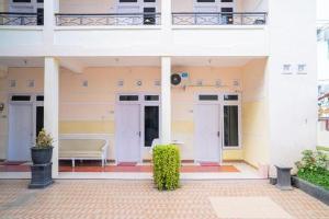 OYO 90546 Aura Syariah Homestay, Ponorogo