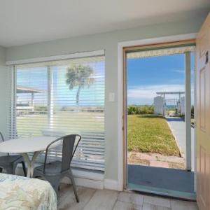 Hotels near Alan Shepard Park - Sea Aire Oceanfront Inn