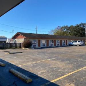 Hotels near No Problem Raceway - Relax Inn-Plaquemine