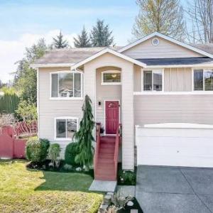 Upgraded beautiful home near Costco and Boeing!