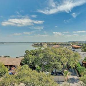 Beautiful Luxury Condo with Large Patio Overlooking Lake LBJ