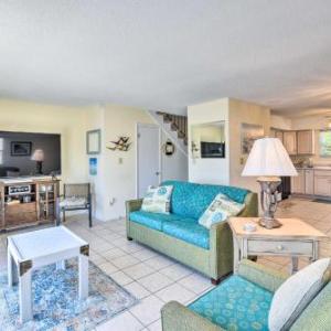 Condo with Private Beach Entry Near Yorktown!