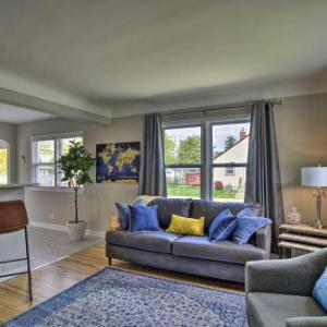 Mpls Getaway with WiFi and Kitchen 5 Mi to Dtwn!