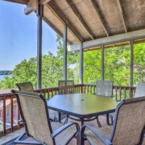 Ozarks Cabin with Screened Porch and Resort Perks