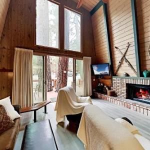 Hidden Gambrel - Private Hot Tub Grill Fireplace home