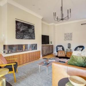 Luxe Family Getaway Pool Table & Arcade Sleeps 12