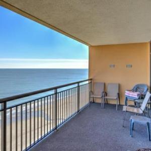 Custom decoroceanfront and spacious onsite restaurant pools pool bar Sleeps 10