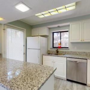 37 Hickory Cove
