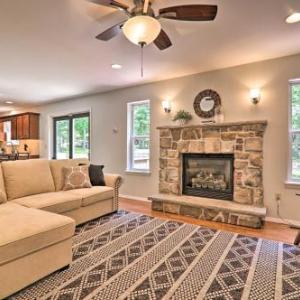 Stroudsburg Hideaway with Community Pool Access