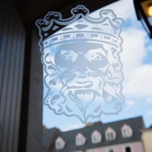 Hotels near Cotswold Airport - Kings Head Hotel