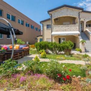 Apartments with parking space Vir - 18518
