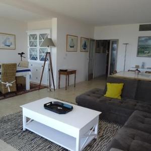 Appartement Élegant avec Balcon Garage et WiFi en Bord de Mer - FR-1-92-889