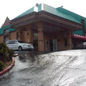Super 8 by Wyndham SeaTac Airport hotel in SeaTac