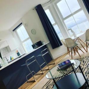 Seascape Seaview Apartment hot tub hire subject to availability