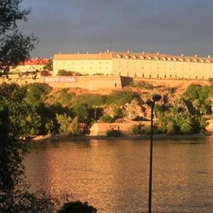 Center Private Garage Danube & Fortress 3 bdrm 2 bath