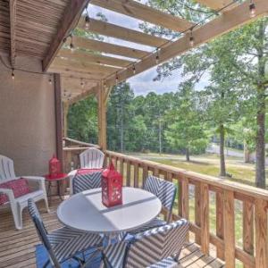 Fairfield Bay Gem with Pool Access 4 Mi to Lake