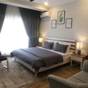 Lovely 1 Bed Deluxe Serviced Apartment