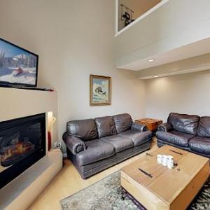 Lovely Bighorn Townhome - Walk to Free Shuttle townhouse