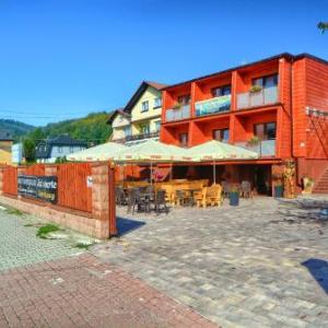 Pensjonat & Restauracja Lustrzany Zakątek