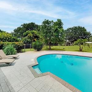 Remodeled Retreat - Patio & Pool - On Golf Course home