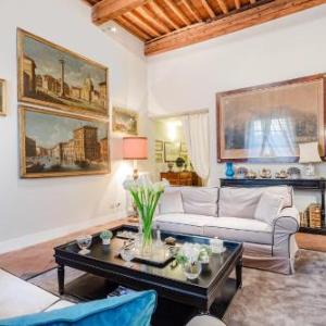 Casa Simonetta Modern and Antique Ground Floor Apartment inside the Walls of Lucca