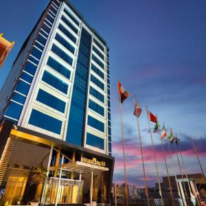 The Gate Hotel and Apartments
