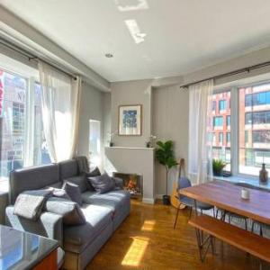 Beautiful 3 Bdrm 2 Bath Private Luxury Townhouse!