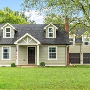 Farmhouse with Carriage House-Campbell Downtown