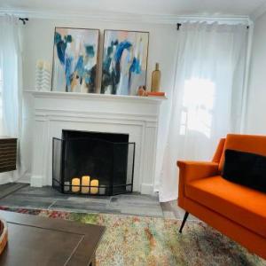 Large Renovated Cottage on East Lake Park