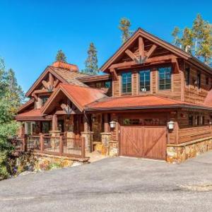 Luxurious 6BR with Hot Tub and Stunning Mountain Views