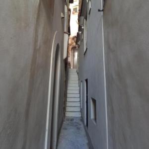 Vicolo stretto centro storico Amalfi