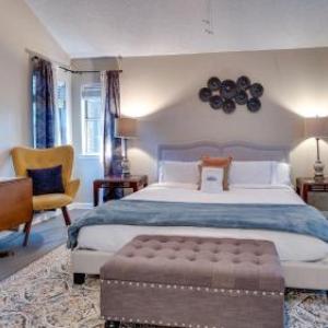 The Cozy Coastal Cottage Beach & Downtown Fun