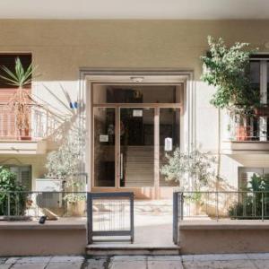 Industrial 1BR Apartment in Ampelokipoi Area by UPSTREET