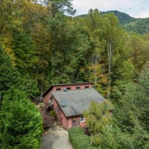 Newly Listed! Rustic Mountain Getaway Cabin in Waynesville NC