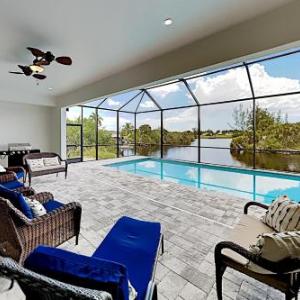 Spokes & Sails - Waterfront Retreat Screened Pool home