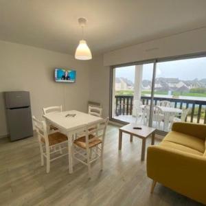 Appartement 3 pieces renove avec piscine a Quiberon - Balcon parking proche plage - FR-1-478-207