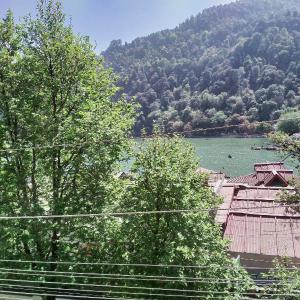 Goroomgo Flatties Mall Road Lake View Nainital - Near Naina Devi Temple & Mall Road Nainital